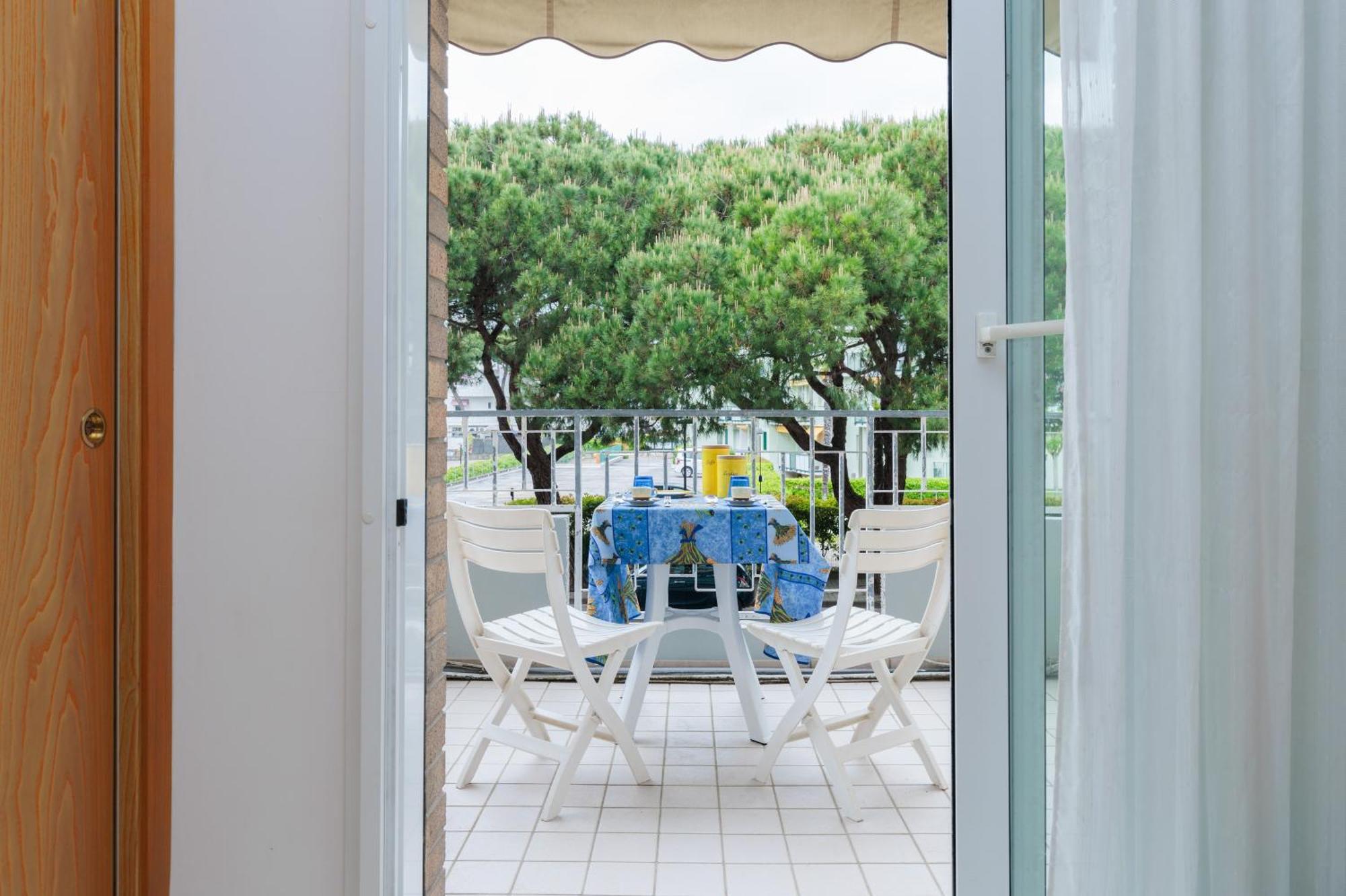Jesolo Beach! Fronte Mare - Piscina Park E Posto Spiaggia Inclusi Bagian luar foto